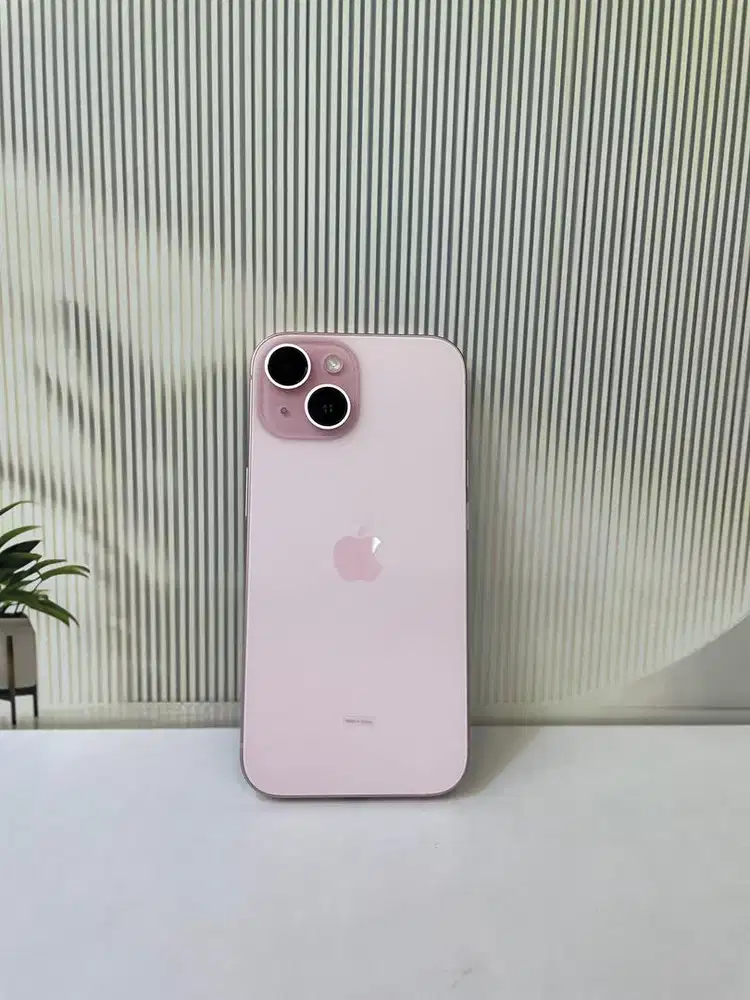 iPhone 15 basic 256gb ibox Garansi On 2027
