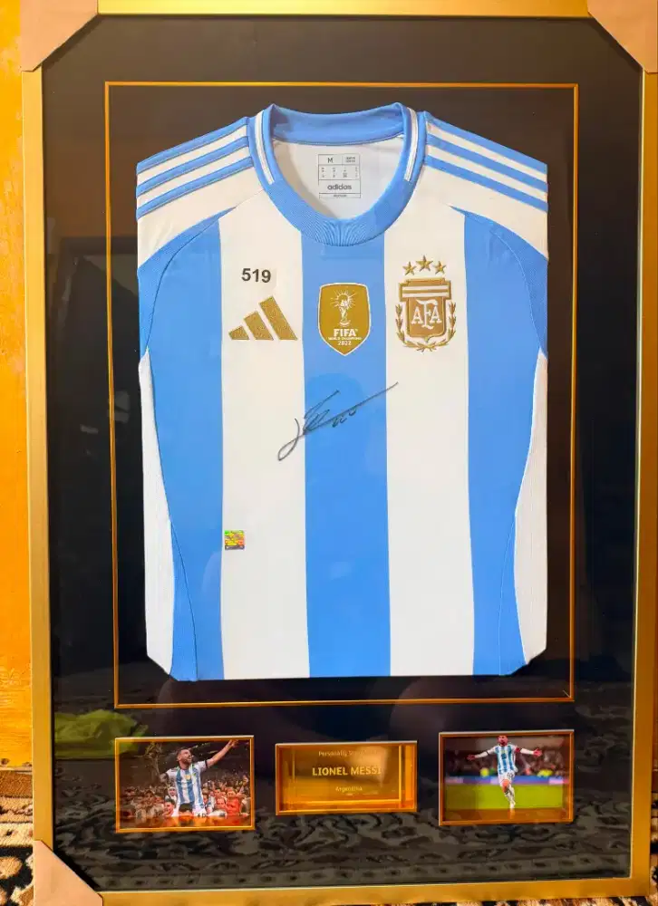 Jersey bertandatangan Lionel Messi