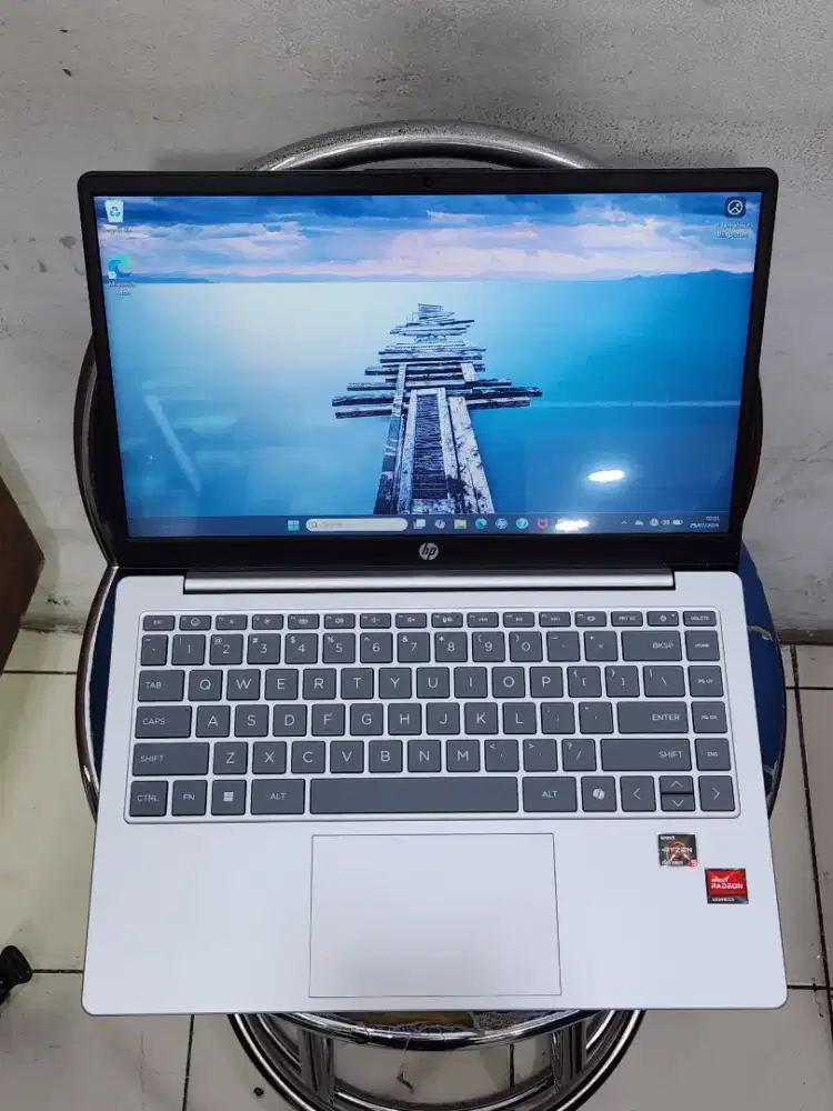 Laptop hp 14 em0530au ryzen 5 7530u 8/512