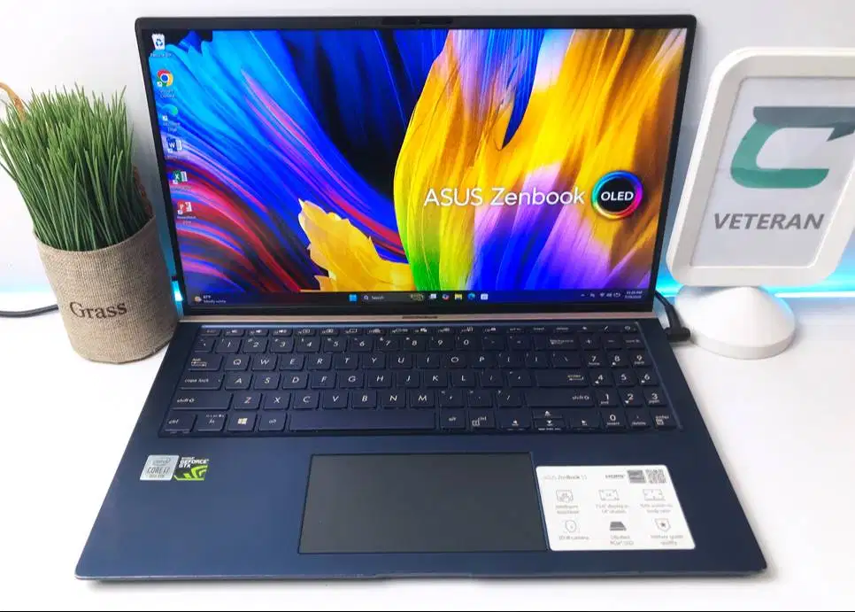 Asus Zenbook 15 UX534F Intel Core i7-10510U RAM 16GB SSD 512GB VGA 4GB