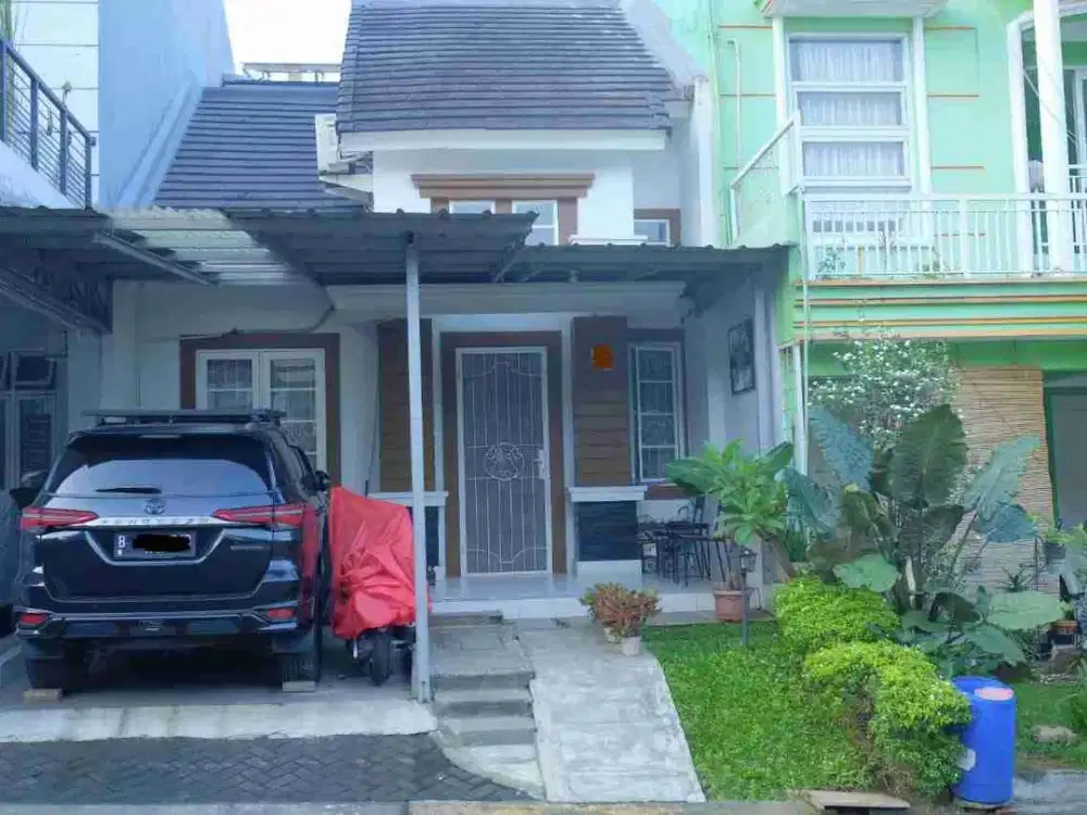 Dijual cepat murah rumah cantik Asri di Perumahan Legenda Wisata Cibubur akses Tol