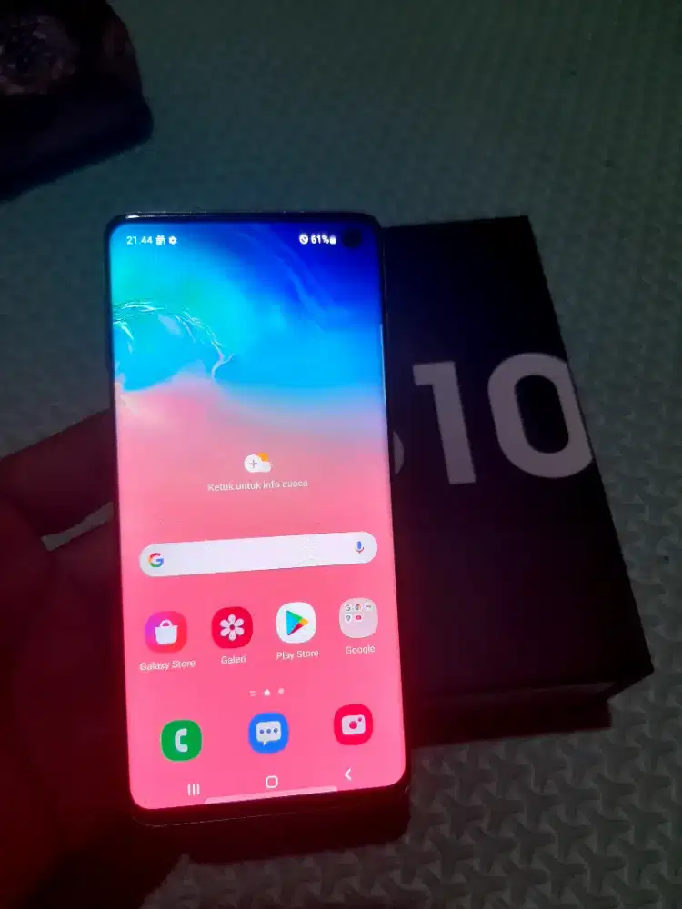 SAMSUNG galaxy S10
