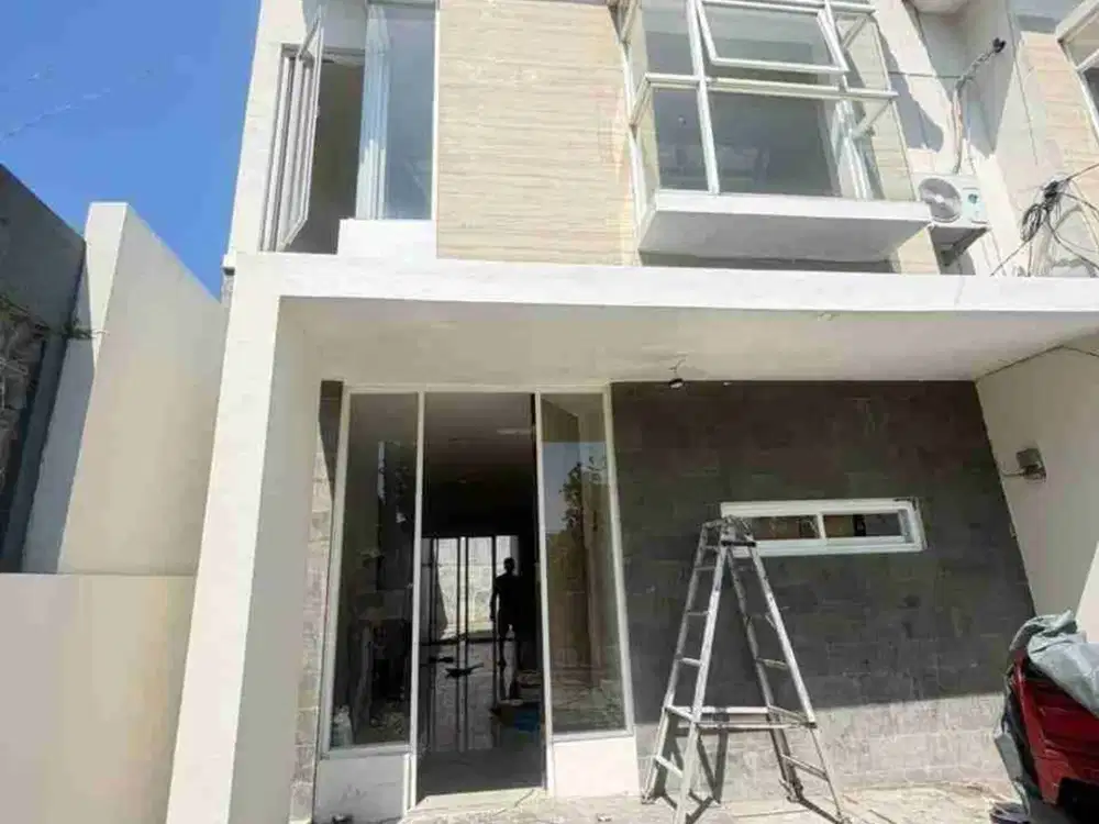 dijual rumah baru 2 lantai lokasi perum Rungkut Barata Surabaya
