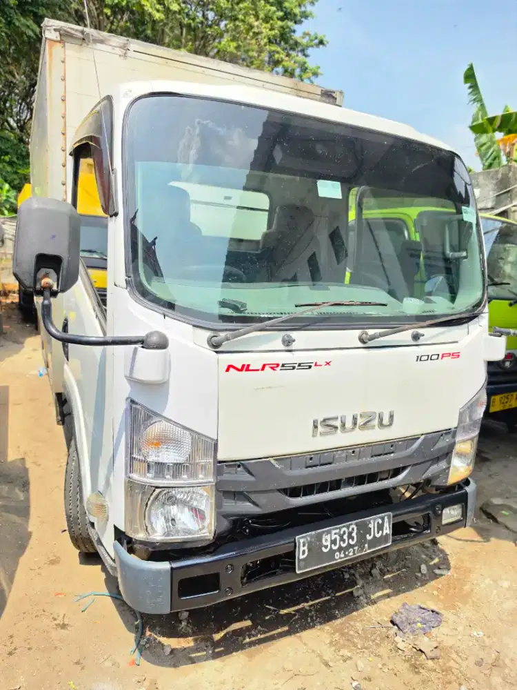 Isuzu NMR engkel 110 ps engkel 4 roda bok tahun 2022