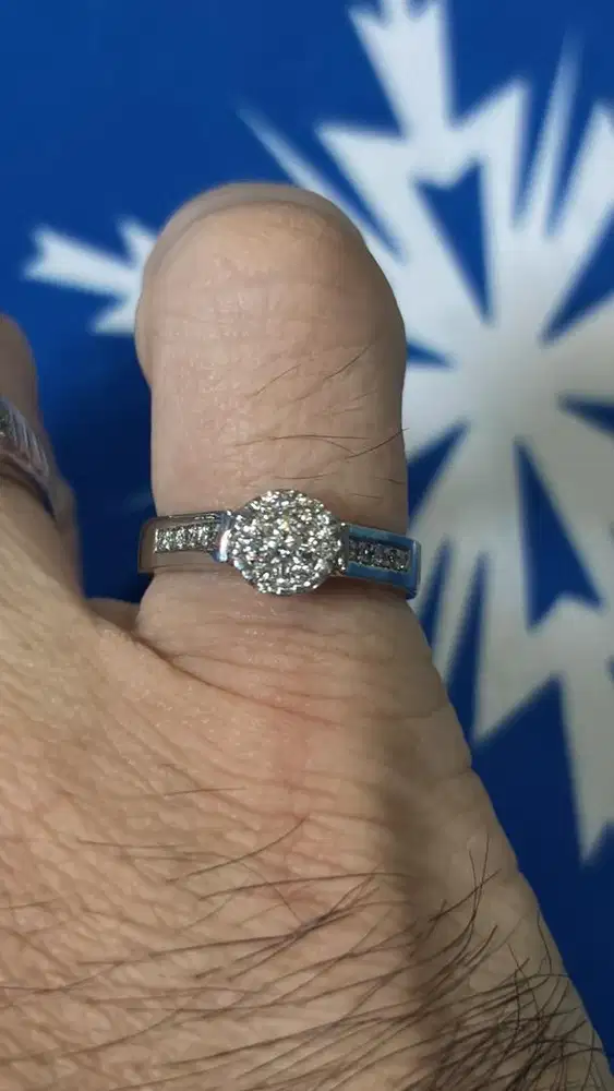 Natural diamond ( berlian )