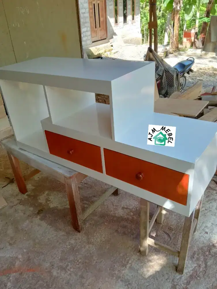 Meja tv dua laci