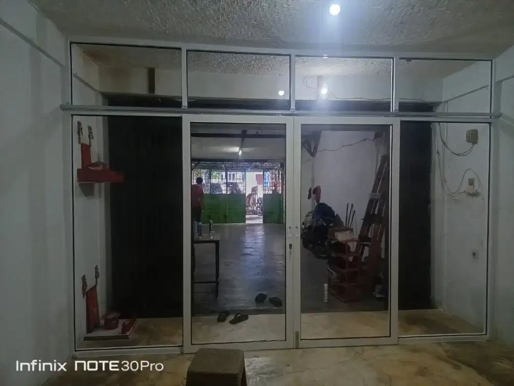 Pembuatan pintu kaca aluminium,kaca tempred, jendela upvc no dp