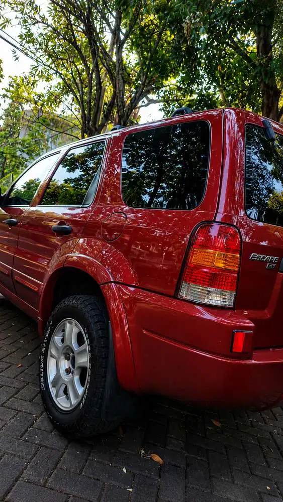Ford Escape XLT 2.4 A/T Ex Artis