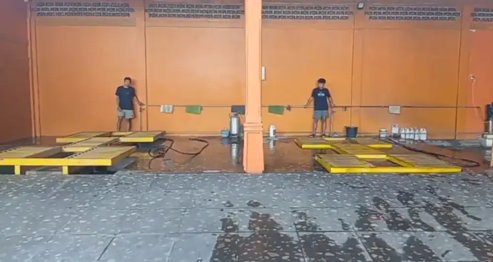 Paket Lengkap Cuci Mobil 2 Hidrolik