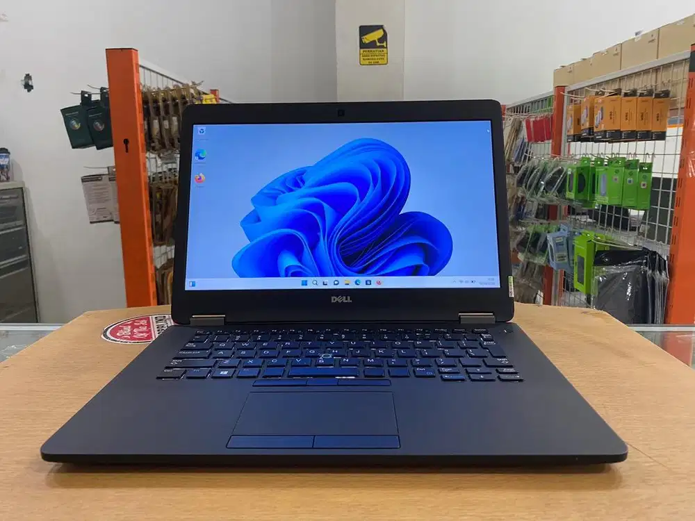 DELL Latitude E7470 Core i5 Ram 8GB SSD 256GB 14in Slim Mulus