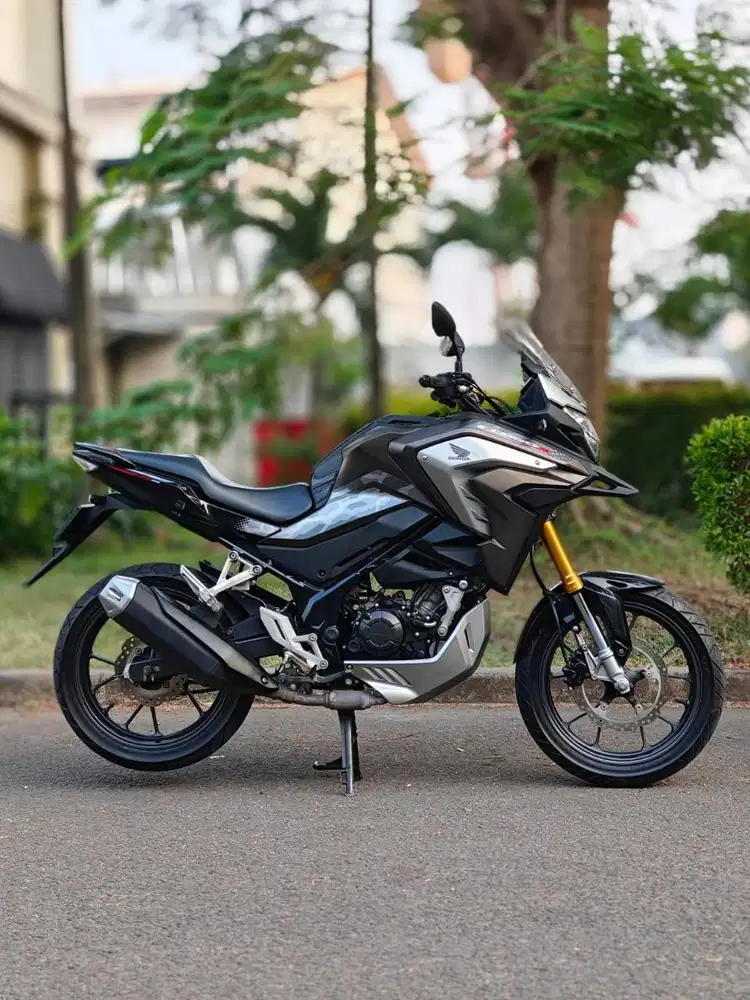 HONDA CB 150X 2023 COKLAT KM 8K PAJAK PANJANG SIAP GAS HARIAN