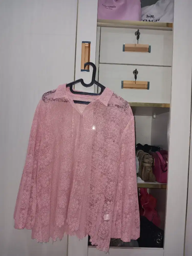 Benang Jarum (Arika Embroiderry Crop Shirt - Pink)