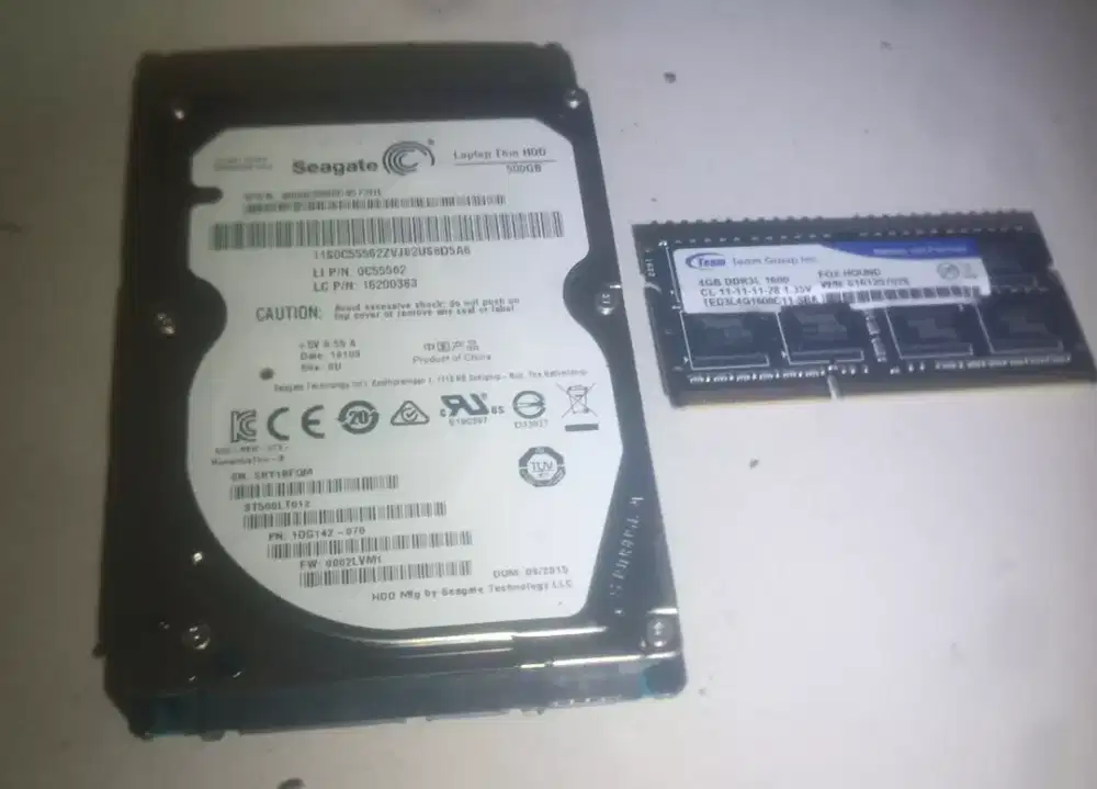 1 paket HARD DISK 500GB SLIM DAN MEMORY 4 GB PC3L