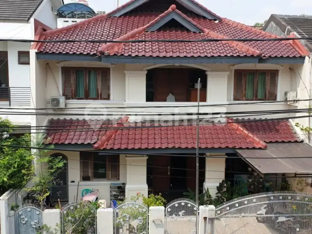 Dijual Rumah Besar & Strategis di Kebayoran Baru - Jakarta Selatan