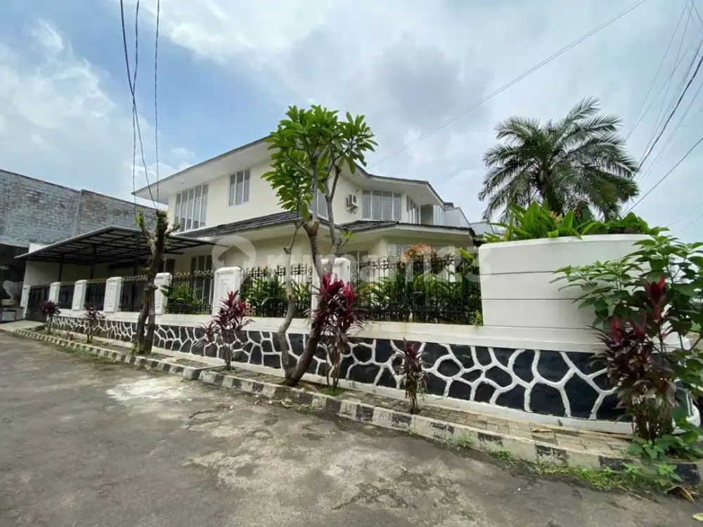 Rumah di Pangkalan Jati Supper Luas Dan Terawat Posisi Hook