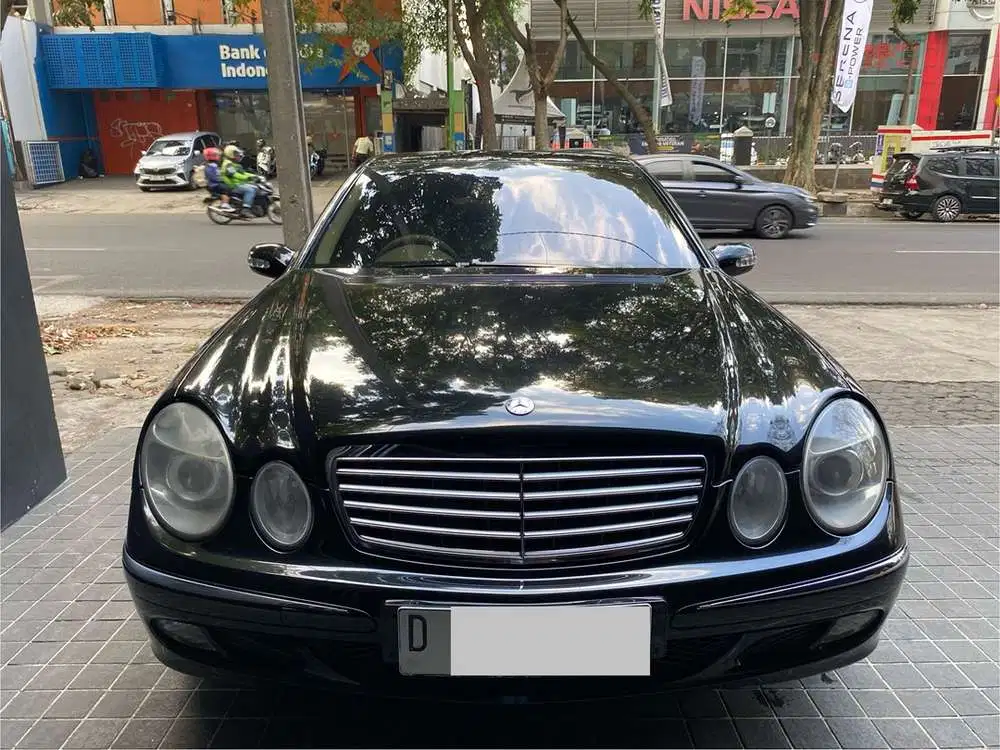Mercedes-Benz E260 2002 Bensin