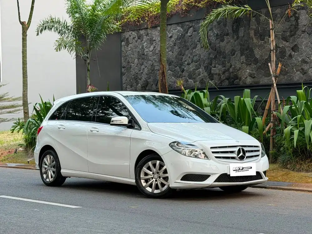 Mercedes Mercy B200 W246 2012 LowKM.83RB