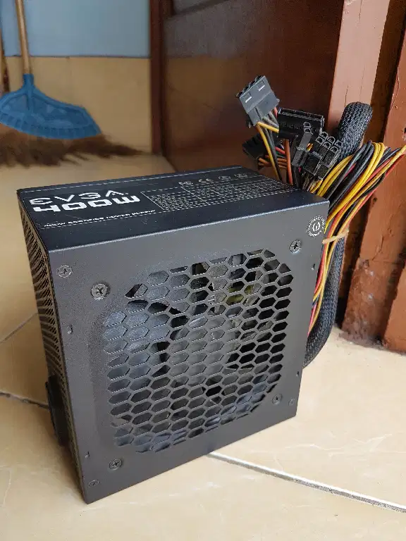 PSU EVGA 400-N1 400w 80+ 8 dan 6 pin vga