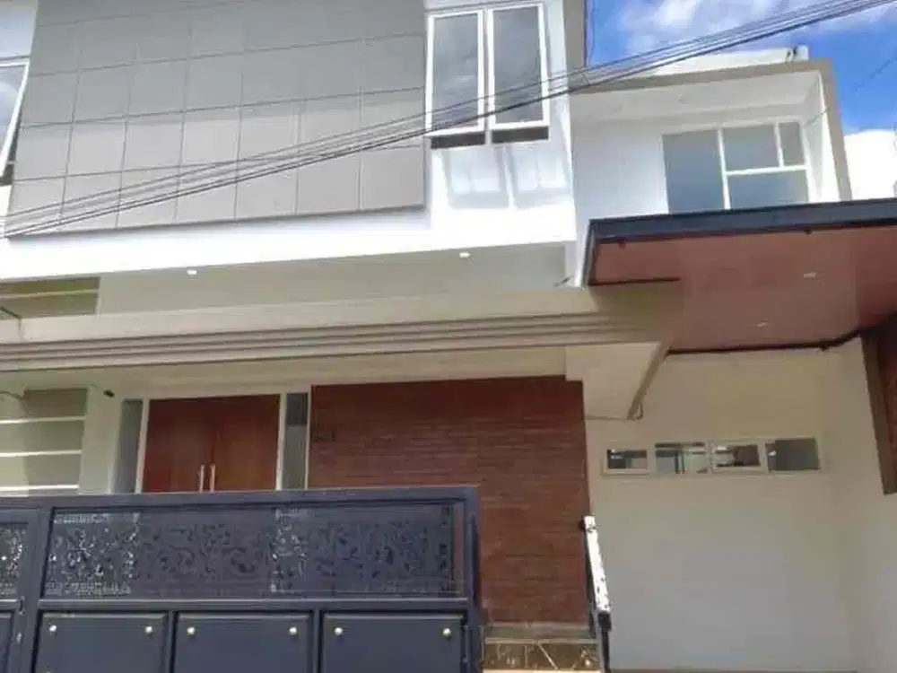 DIJUAL RUMAH MEWAH LUX  HARGA RAMAH – PRIVATE POOL
 Jl. Sasando, Ampeldento – Malang