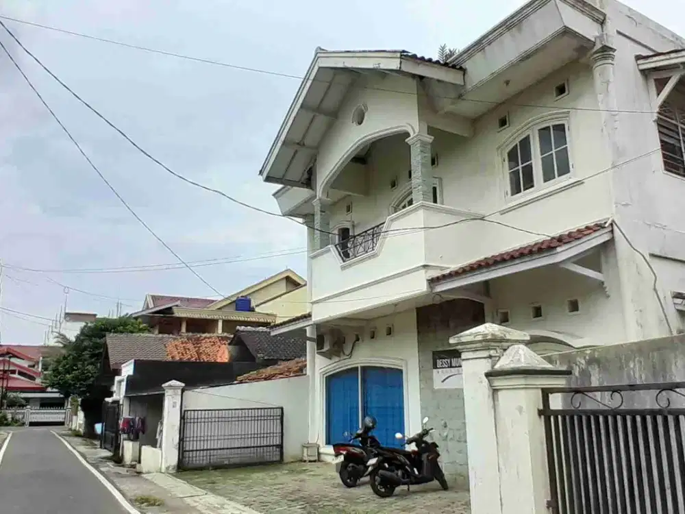 Dijual Rumah di Mataram Enggal