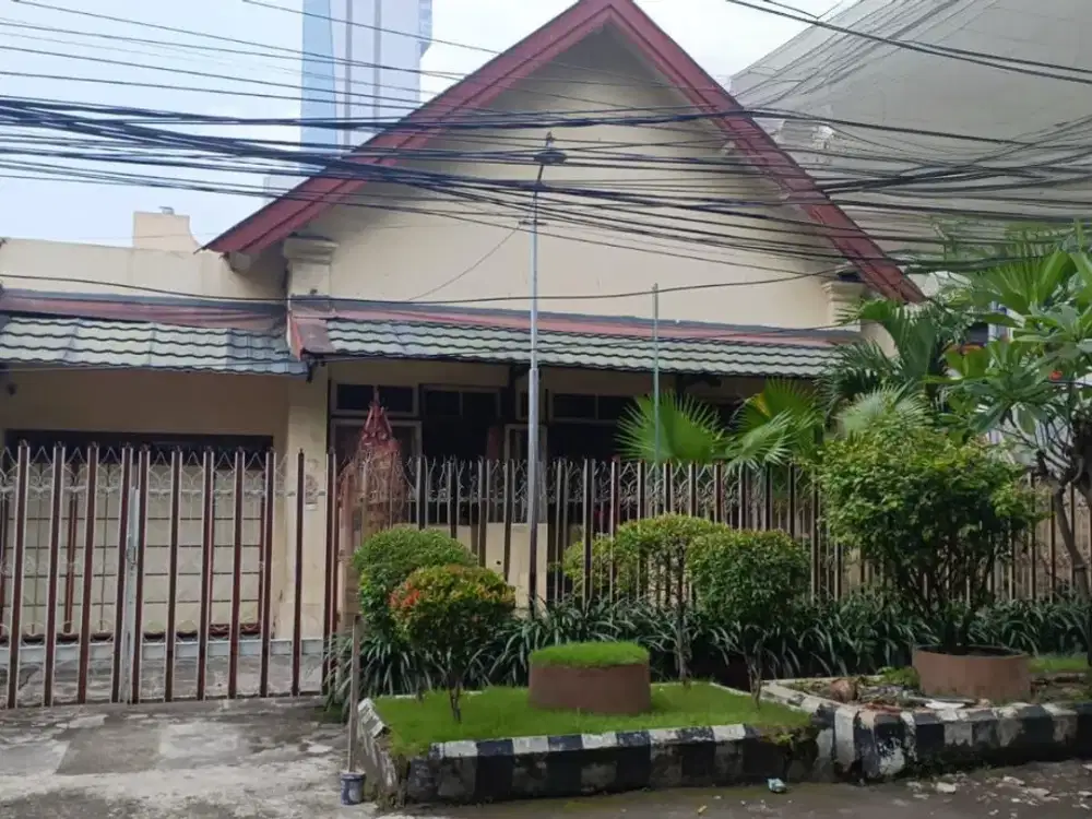 Rumah di Jl. Sumatra – Lokasi Strategis Pusat Kota