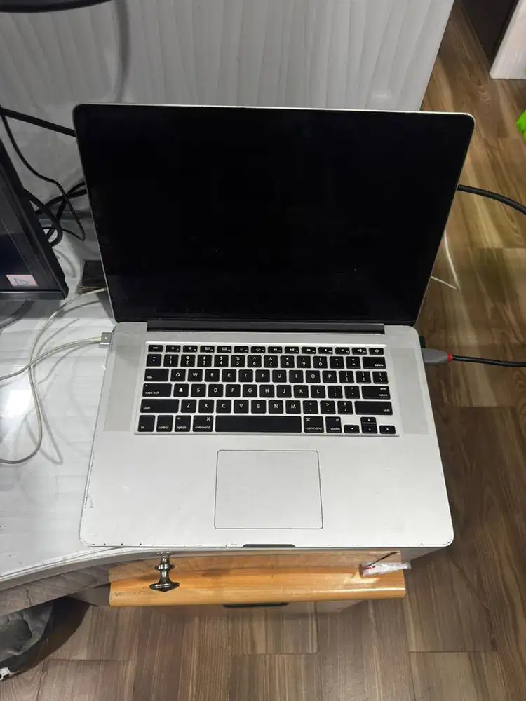 Macbook Pro Retina 2015 15 Inch 15 A1398 LCD Mati SSD 512 RAM 16 •