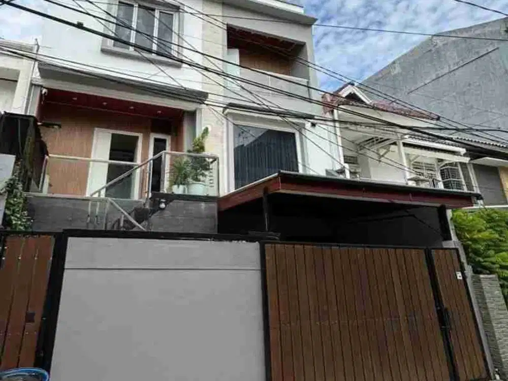 Rumah Minimalis 3,5 Lantai Dekat MKG Jual Cepat Murah
