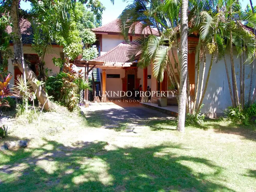 DIJUAL VILLA DENGAN 4 KAMAR TIDUR DI BATUBULAN