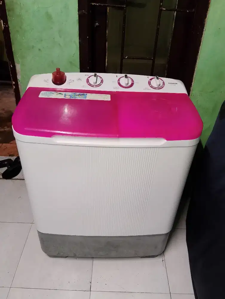 Mesin cuci Sanken 8kg .