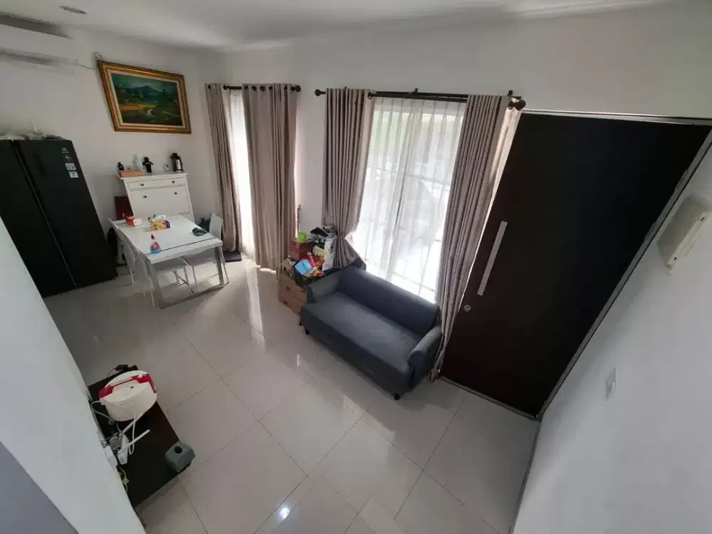 Dijual Cepat Rumah 3 Lantai di PIK2. Luas 6x10m