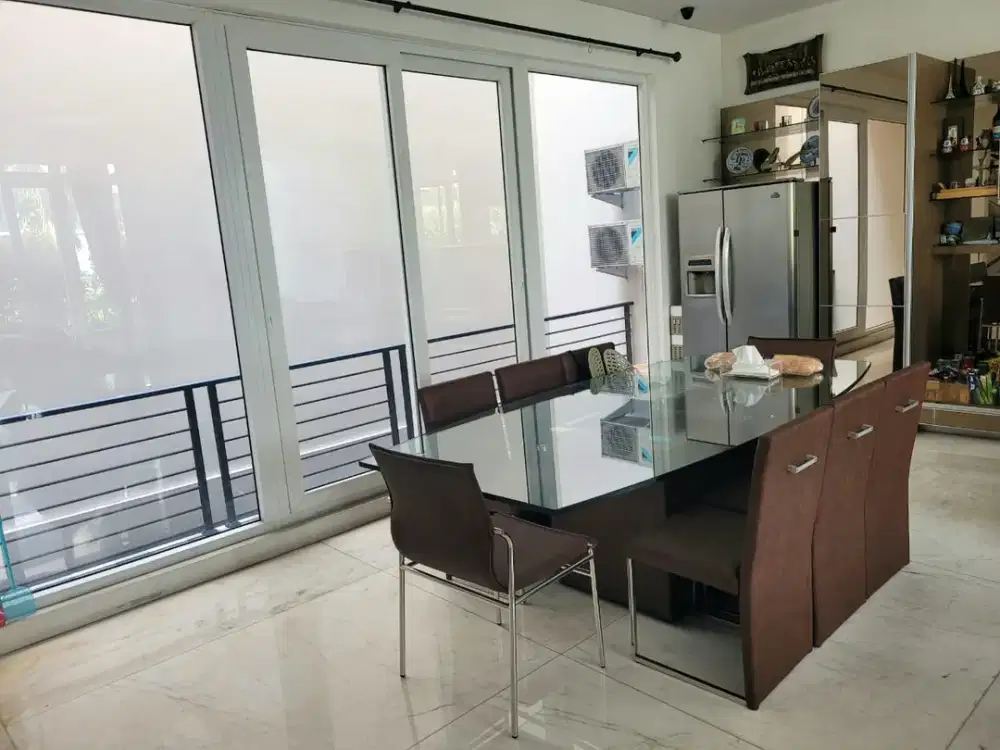 Dijual Rumah siap pakai, ada lift, 3 lt + basement di Townhouse Springhill Kemayoran