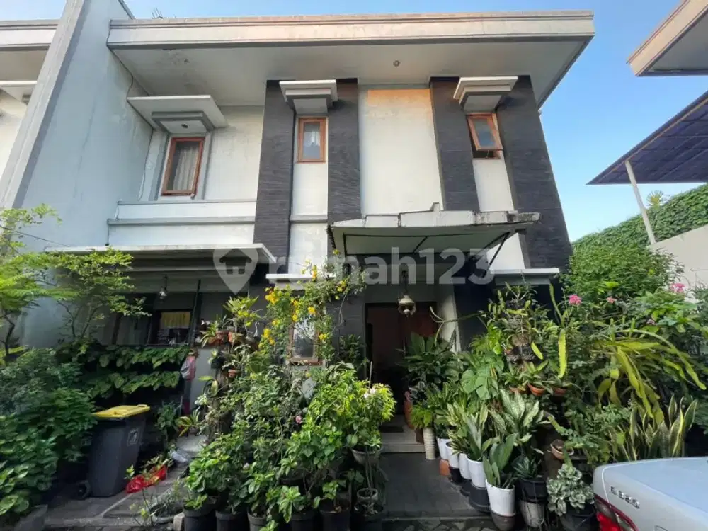Rumah Eksklusif 2 Lantai di Kemang dengan Kolam Renang Pribadi