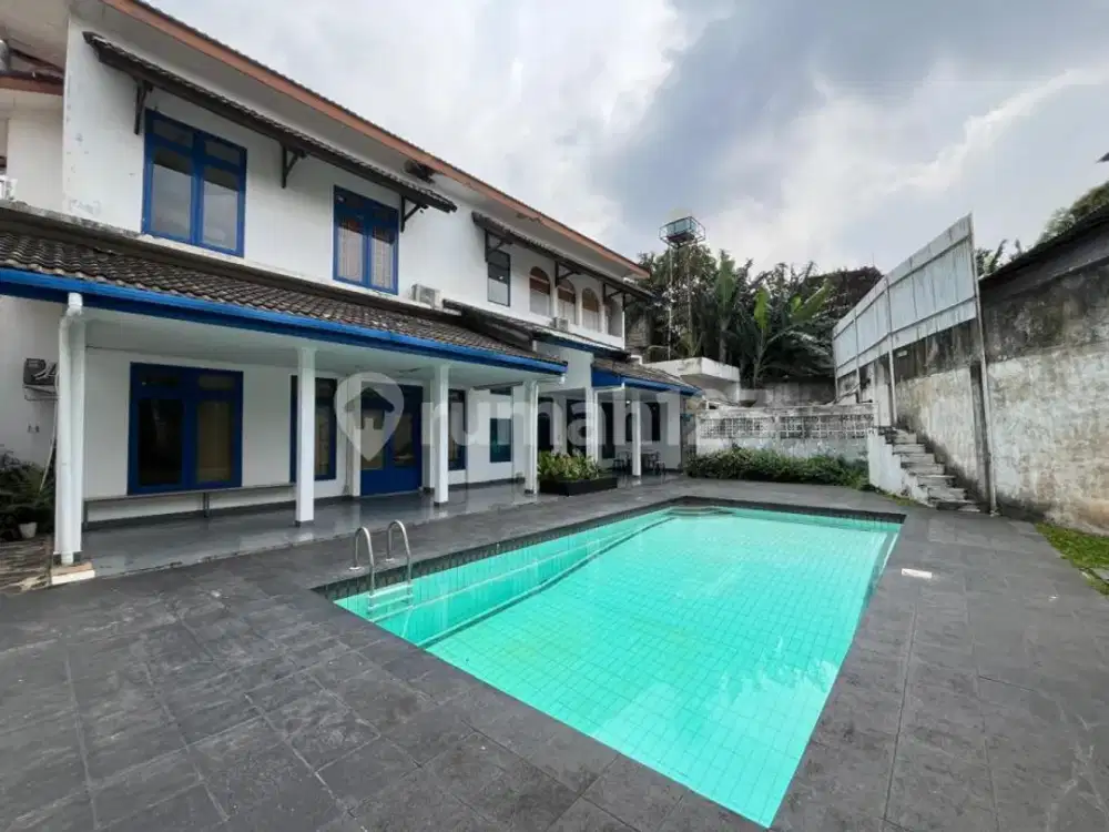 Rumah Ex Cafe Halaman Luas + Pool Cocok untuk Usaha di Cinere