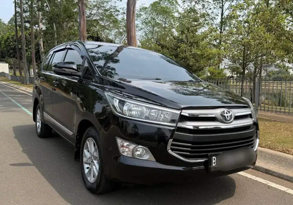 TOYOTA INNOVA REBORN 2.0 V BENSIN AT 2016 HITAM LOW KM