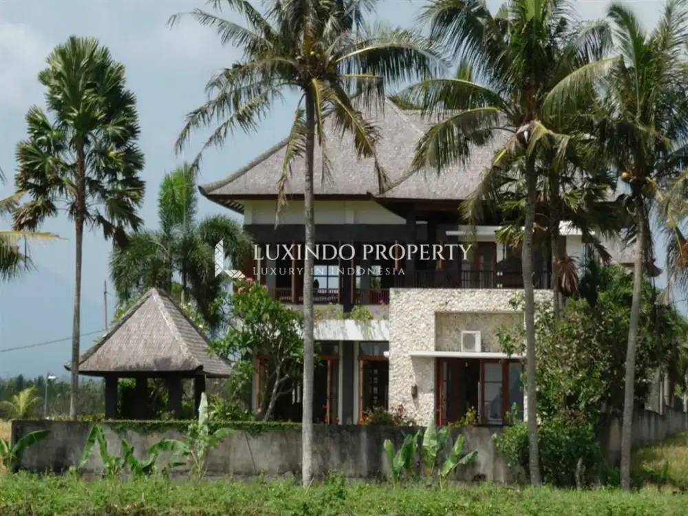 DIJUAL VILLA DENGAN 3 KAMAR TIDUR DI TABANAN