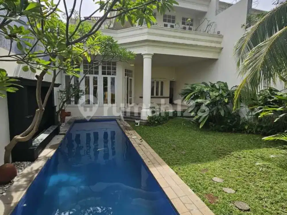 Rumah Mewah 2,5 Lantai Full Marmer Lengkap Kolam Renang di Kemang