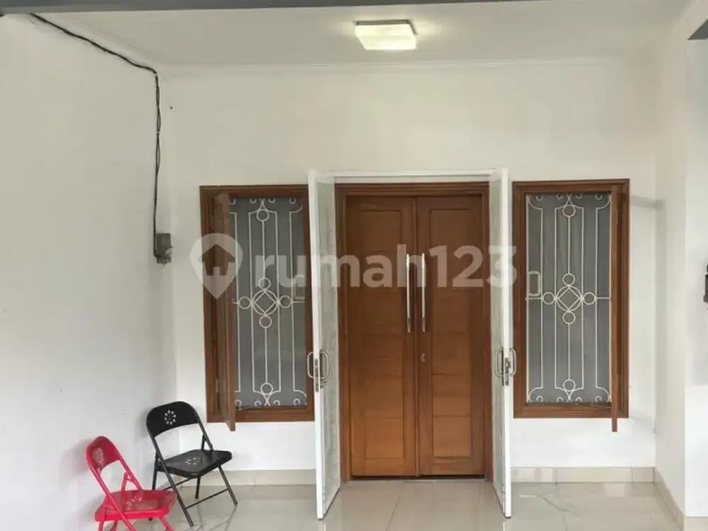 Rumah Siap Huni 2 Lantai di Kembangan Dekat Mall & Akses Tol
