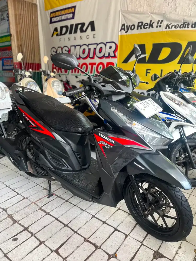 HONDA VARIO 125 ISS 2015 SAS MOTOR JL. BARATAJAYA 19 NO 5