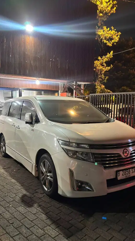 Nissan Elgrand 2.5 AT 2012 Kondisi Istimewa Siap Pakai