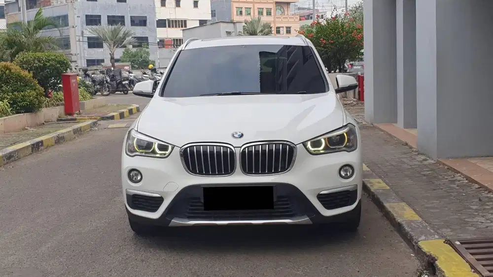 BMW X1 X 1 sDrive 1.8i XLine F48 Panoramic AT Putih 2018