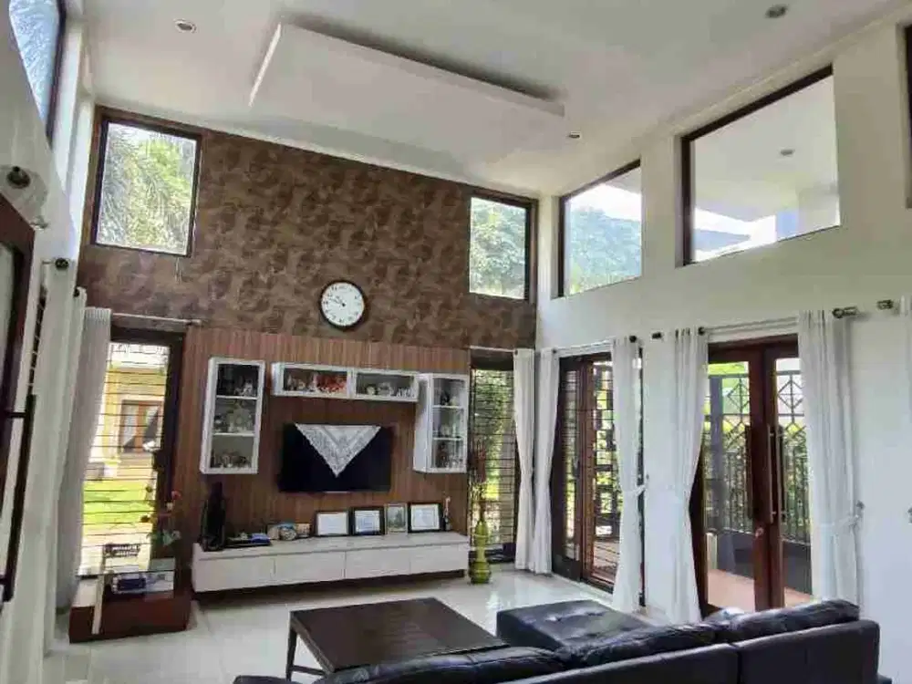 Rumah Siap Huni di BSD City, 335m² (Hoek), SHM