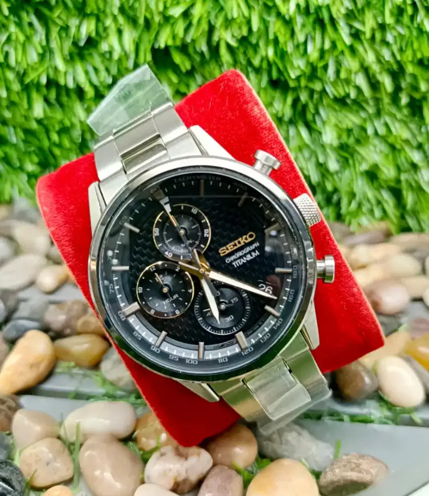 Seiko Chronograph Discover More black Dial full Titanium Original