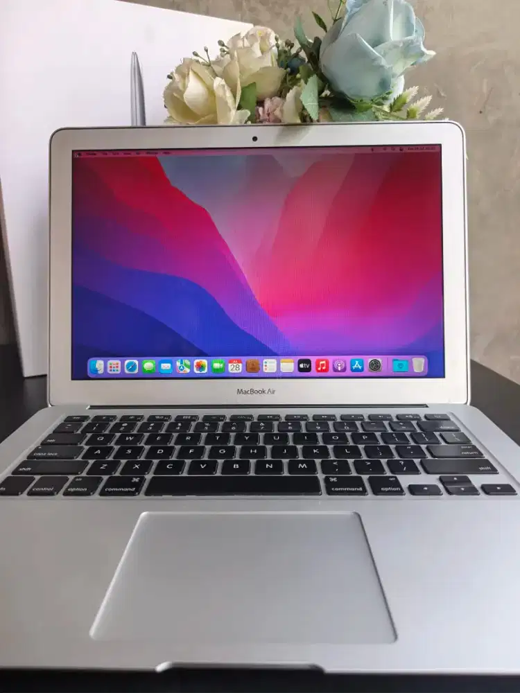 MacBook Air 2017 ram 8gb/128gb intel core i5