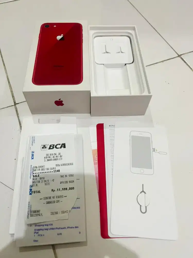 Dijual Apple iPhone 8 Product RED ex-Ibox
(Second)