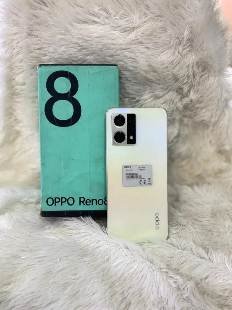 Oppo Reno 8 ram 8/256 emas matahari