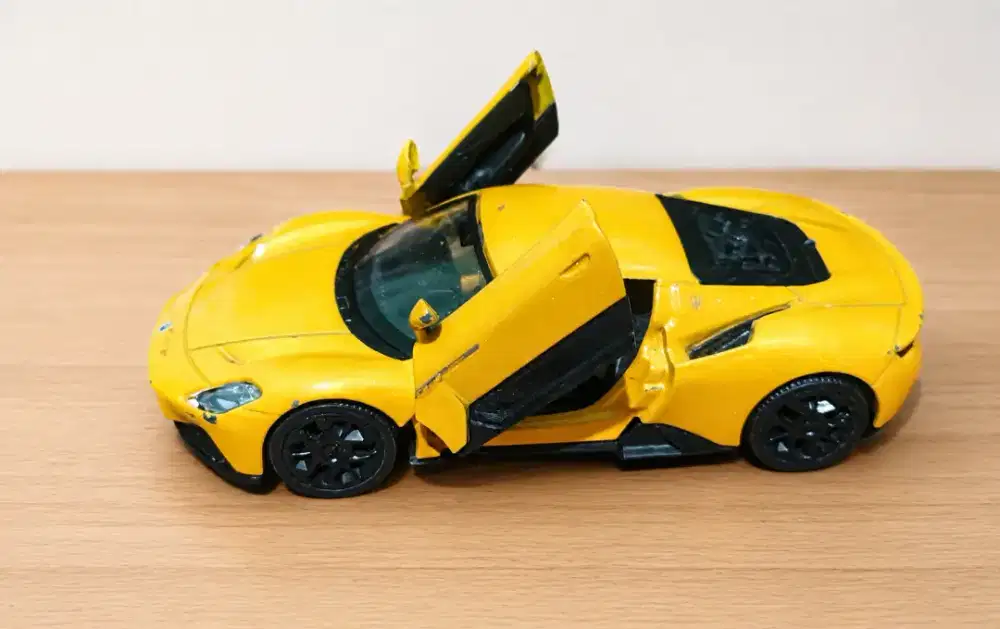 Diecast Miniatur Mobil Maserati MC20