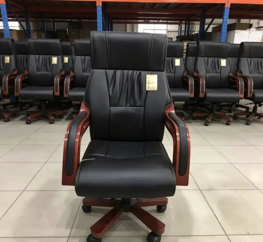 Kursi Kerja Direktur Modern
