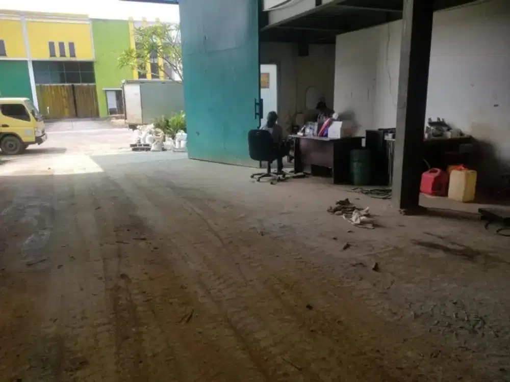 Gudang Bizhub Bsd 1008m2 Ada 2 Lantai. Kantor