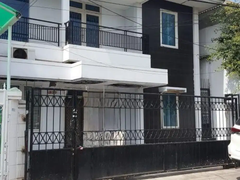 Janur Indah 220M, 2Lantai, Bagus, 4Kamar Tidur Utama, Depan Mall Gading, Murah, SHM