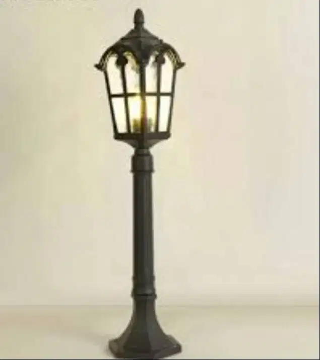 Lampu taman klasik outdoor Tinggi
